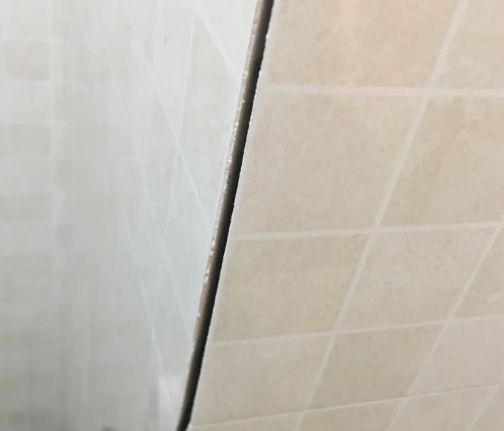 巴青瓷砖空鼓维修公司分享阳台瓷砖脱落的修复过程可以分为以下几个步骤